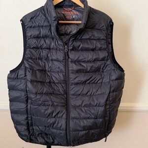 Hawke & Co vest